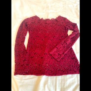 Lace garnet top with stretch